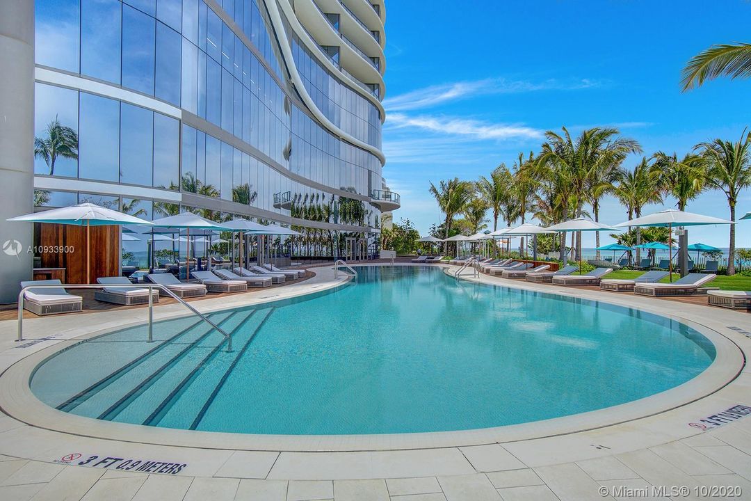 Recently Sold: $4,999,000 (3 beds, 3 baths, 2475 Square Feet)