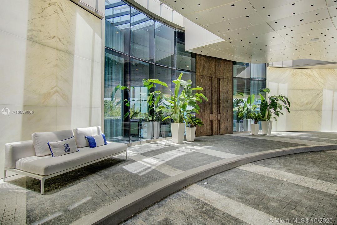 Recently Sold: $4,999,000 (3 beds, 3 baths, 2475 Square Feet)