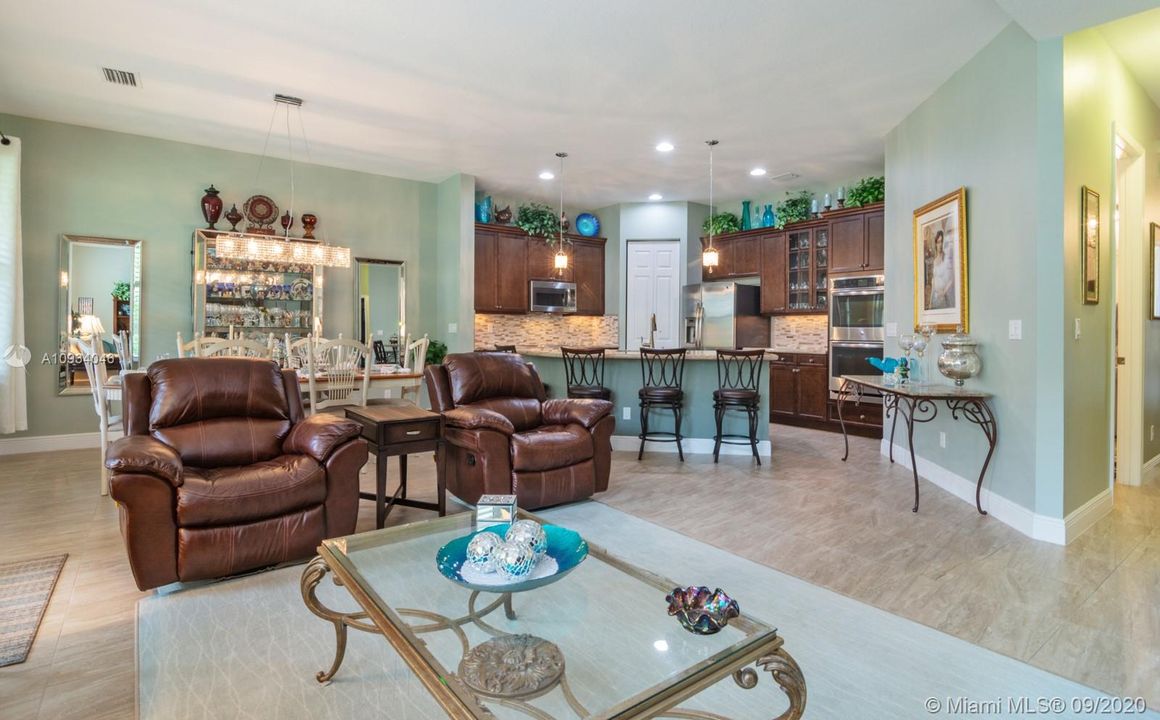 Recently Sold: $464,999 (3 beds, 2 baths, 2154 Square Feet)