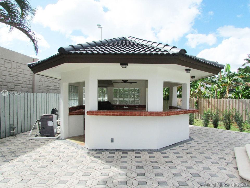 Recientemente alquilado: $3,750 (4 camas, 3 baños, 2820 Pies cuadrados)