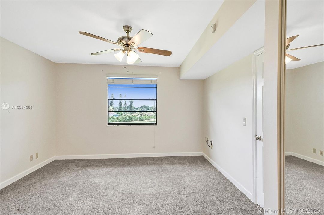Vendido Recientemente: $212,990 (2 camas, 2 baños, 1385 Pies cuadrados)
