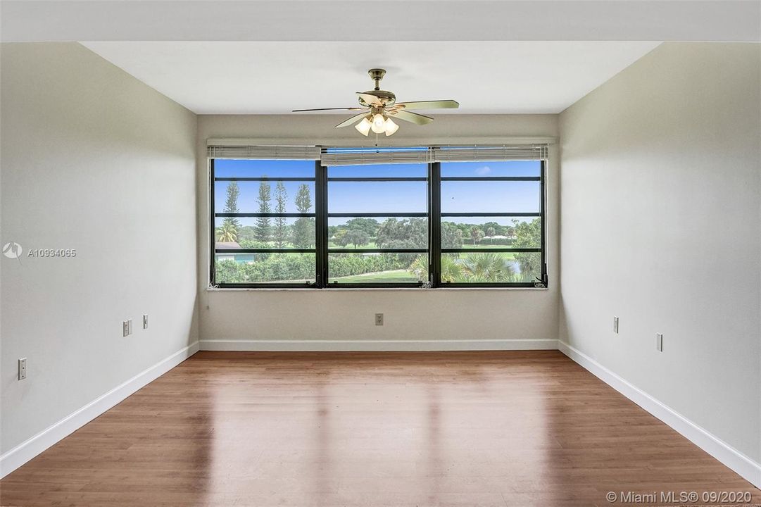 Vendido Recientemente: $212,990 (2 camas, 2 baños, 1385 Pies cuadrados)