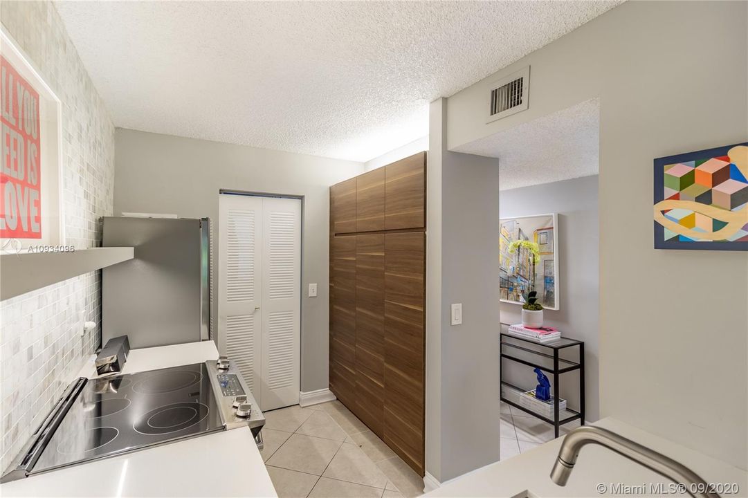 最近售出: $175,000 (2 贝兹, 2 浴室, 761 平方英尺)