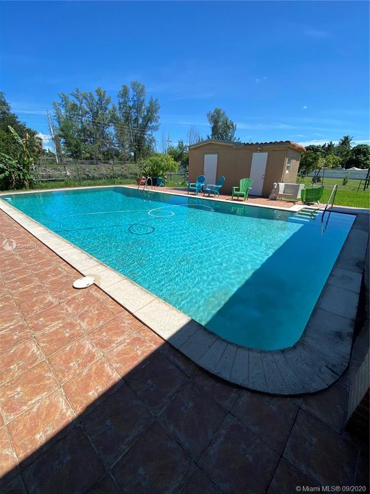 Vendido Recientemente: $422,000 (3 camas, 2 baños, 2030 Pies cuadrados)