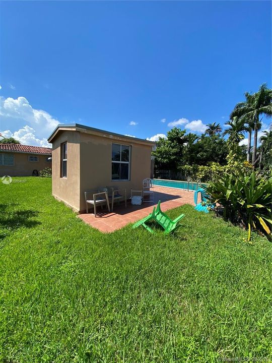 Vendido Recientemente: $422,000 (3 camas, 2 baños, 2030 Pies cuadrados)