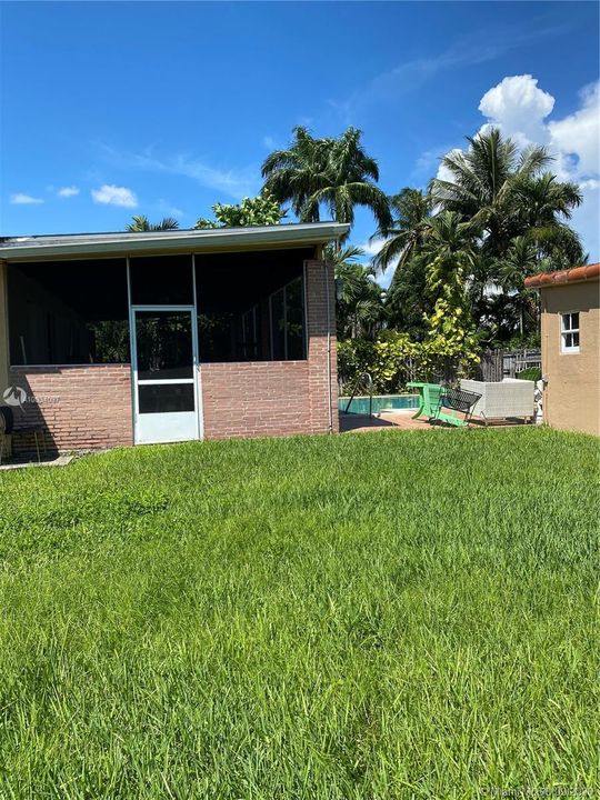 Vendido Recientemente: $422,000 (3 camas, 2 baños, 2030 Pies cuadrados)
