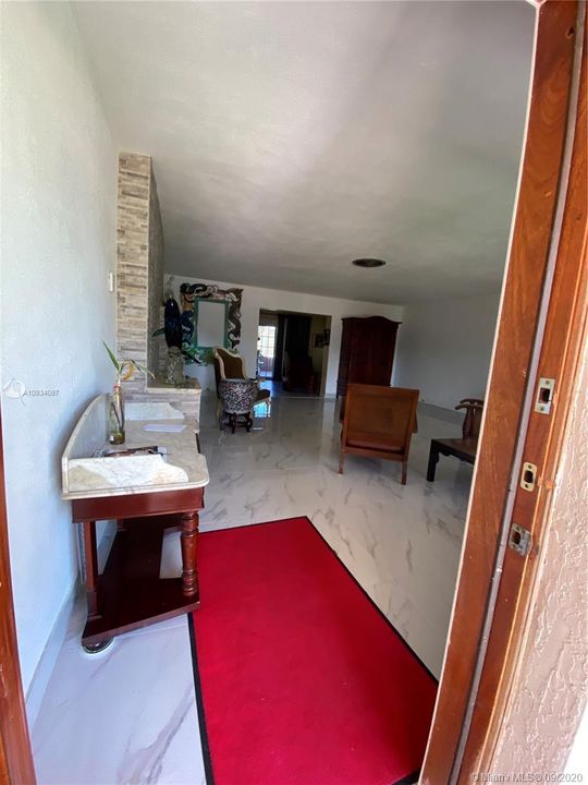 Vendido Recientemente: $422,000 (3 camas, 2 baños, 2030 Pies cuadrados)