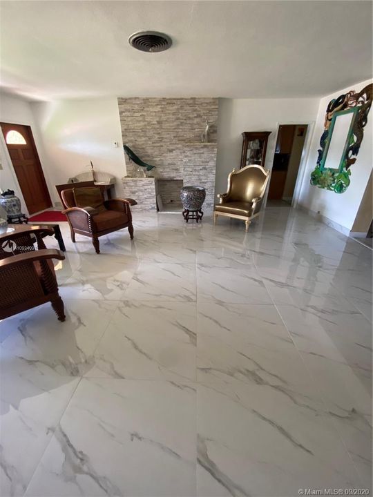 Vendido Recientemente: $422,000 (3 camas, 2 baños, 2030 Pies cuadrados)