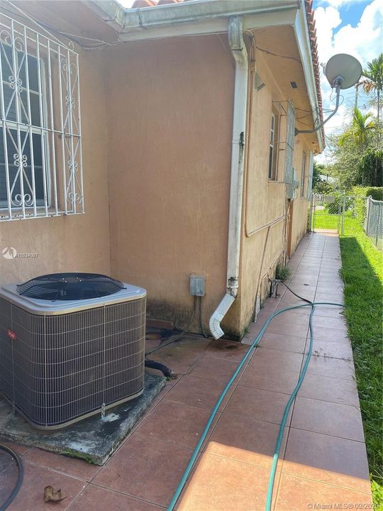 Vendido Recientemente: $422,000 (3 camas, 2 baños, 2030 Pies cuadrados)