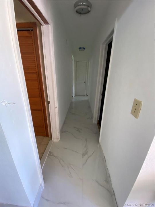 Vendido Recientemente: $422,000 (3 camas, 2 baños, 2030 Pies cuadrados)