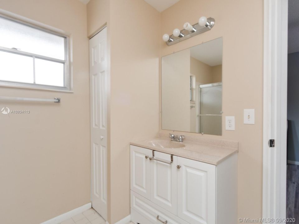 2nd Master Bath