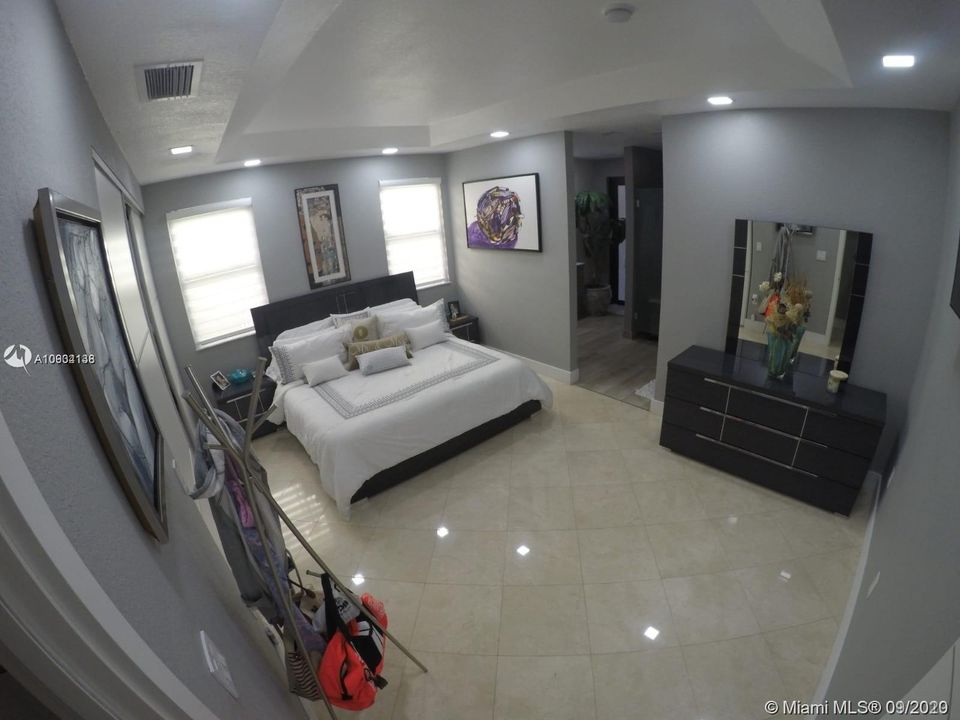 Vendido Recientemente: $550,000 (4 camas, 2 baños, 1833 Pies cuadrados)