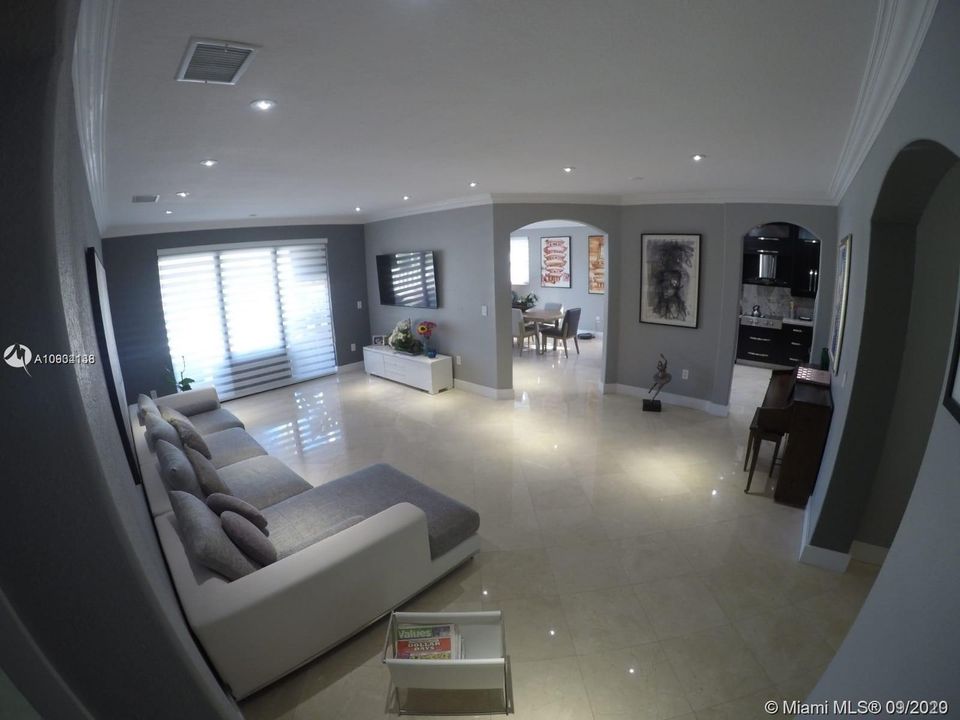 Vendido Recientemente: $550,000 (4 camas, 2 baños, 1833 Pies cuadrados)