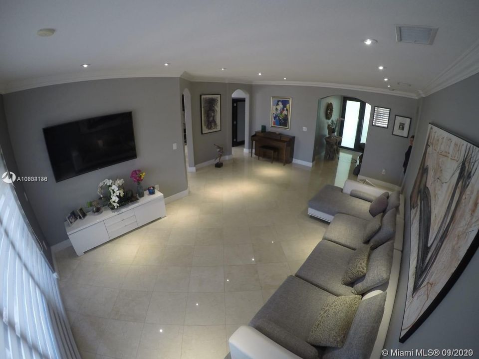 Vendido Recientemente: $550,000 (4 camas, 2 baños, 1833 Pies cuadrados)