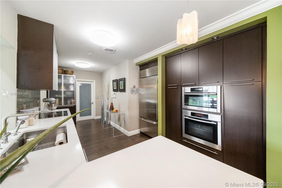Vendido Recientemente: $725,000 (4 camas, 3 baños, 2745 Pies cuadrados)