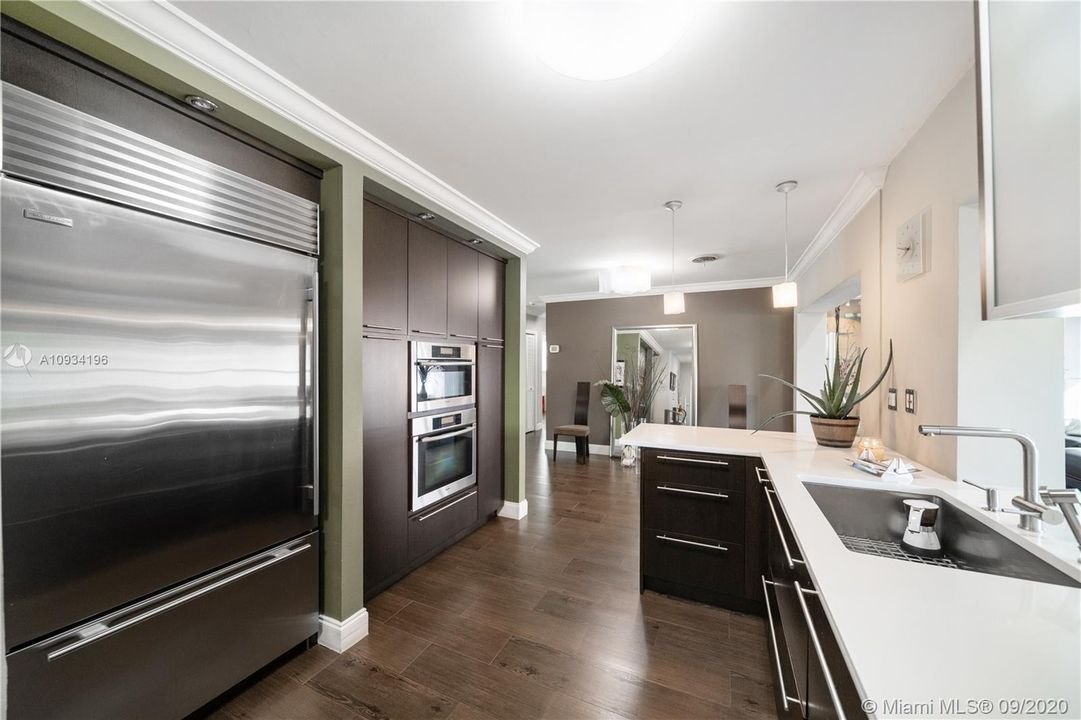 Vendido Recientemente: $725,000 (4 camas, 3 baños, 2745 Pies cuadrados)