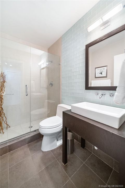 Vendido Recientemente: $725,000 (4 camas, 3 baños, 2745 Pies cuadrados)