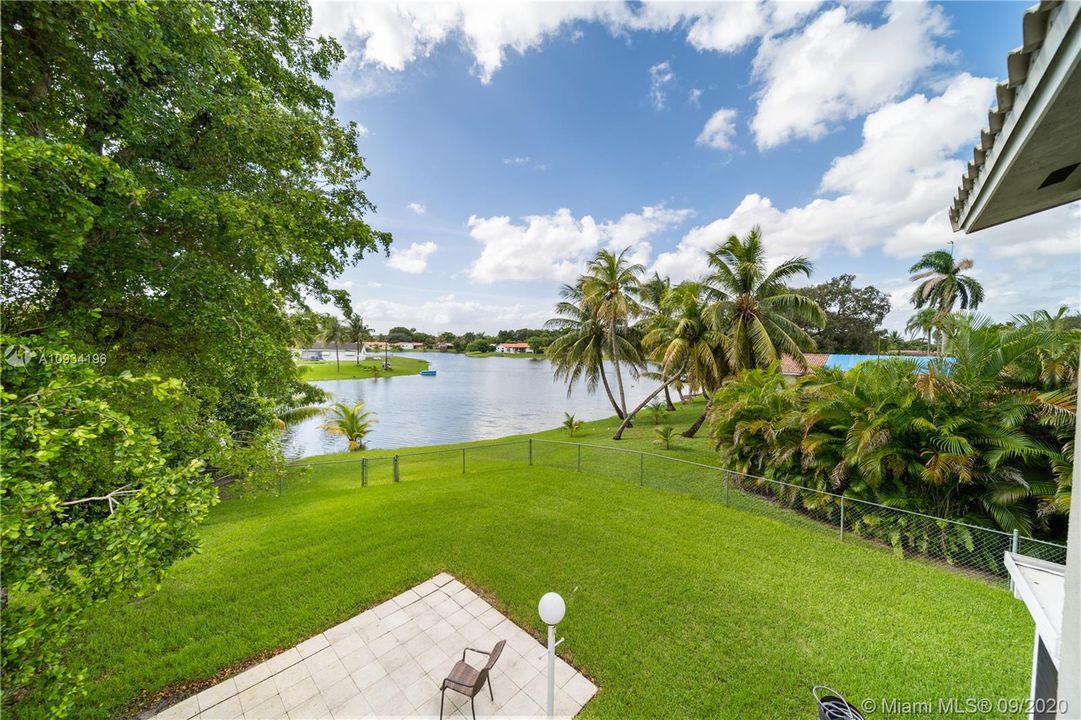 Vendido Recientemente: $725,000 (4 camas, 3 baños, 2745 Pies cuadrados)