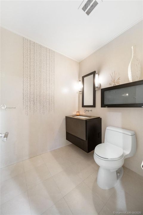 Vendido Recientemente: $725,000 (4 camas, 3 baños, 2745 Pies cuadrados)