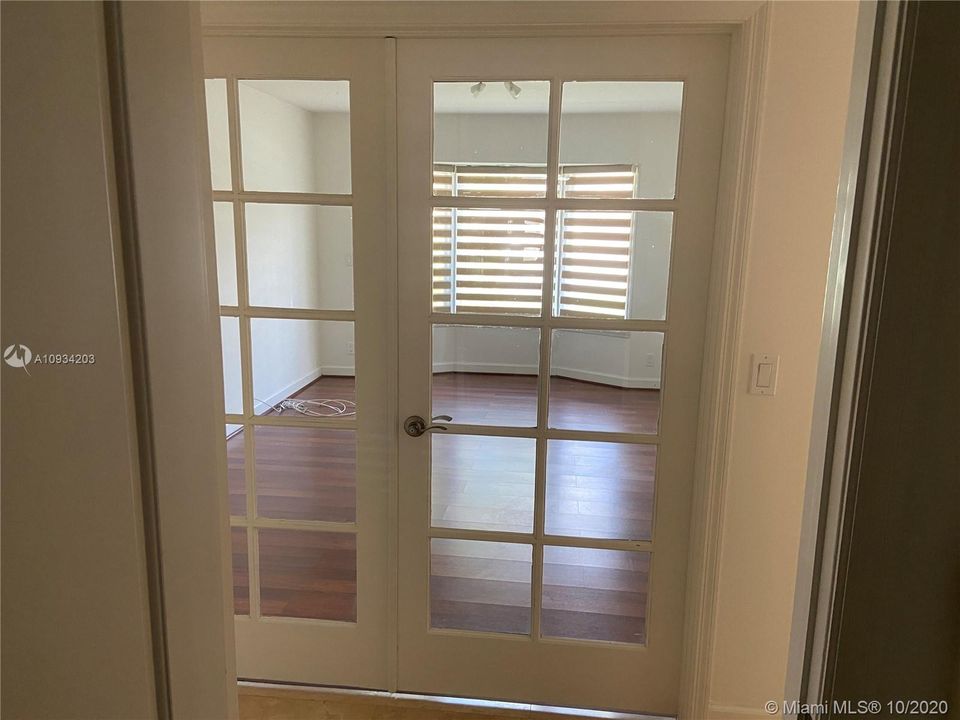 Vendido Recientemente: $905,000 (5 camas, 3 baños, 3124 Pies cuadrados)