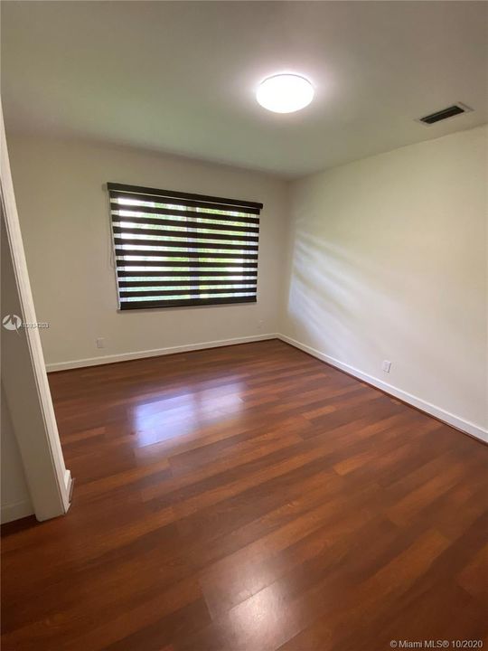 Vendido Recientemente: $905,000 (5 camas, 3 baños, 3124 Pies cuadrados)