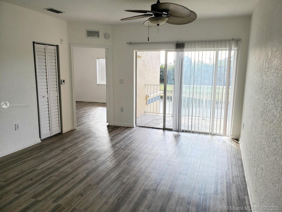 Recently Sold: $145,000 (3 beds, 2 baths, 999 Square Feet)