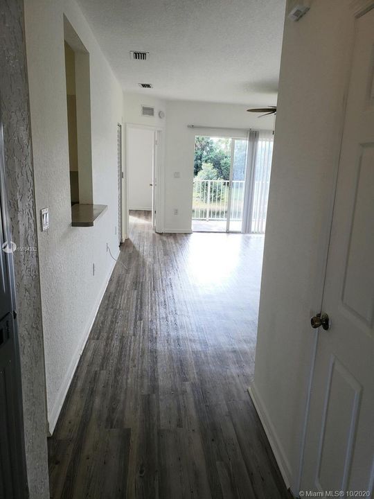 Recently Sold: $145,000 (3 beds, 2 baths, 999 Square Feet)