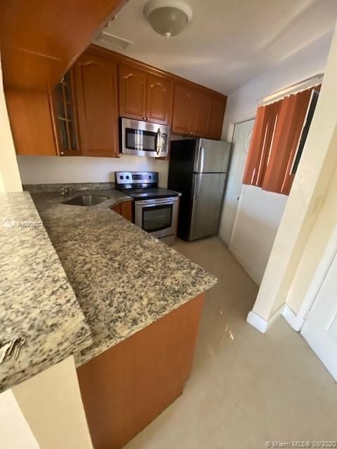 Недавно арендовано: $1,375 (2 спален, 1 ванн, 860 Квадратных фут)