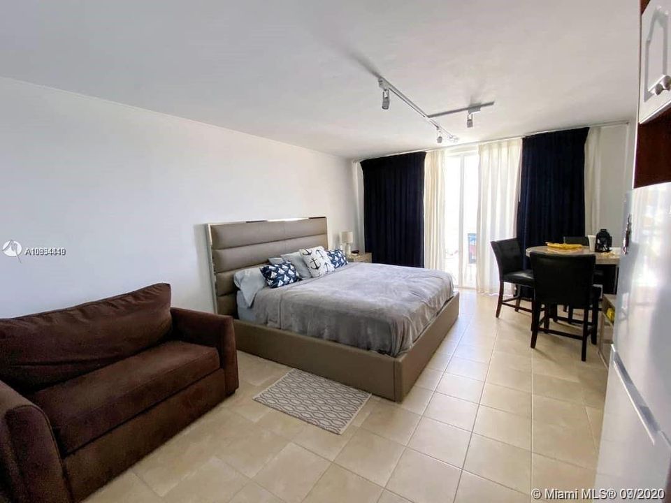 Recently Rented: $1,450 (0 beds, 1 baths, 360 Square Feet)