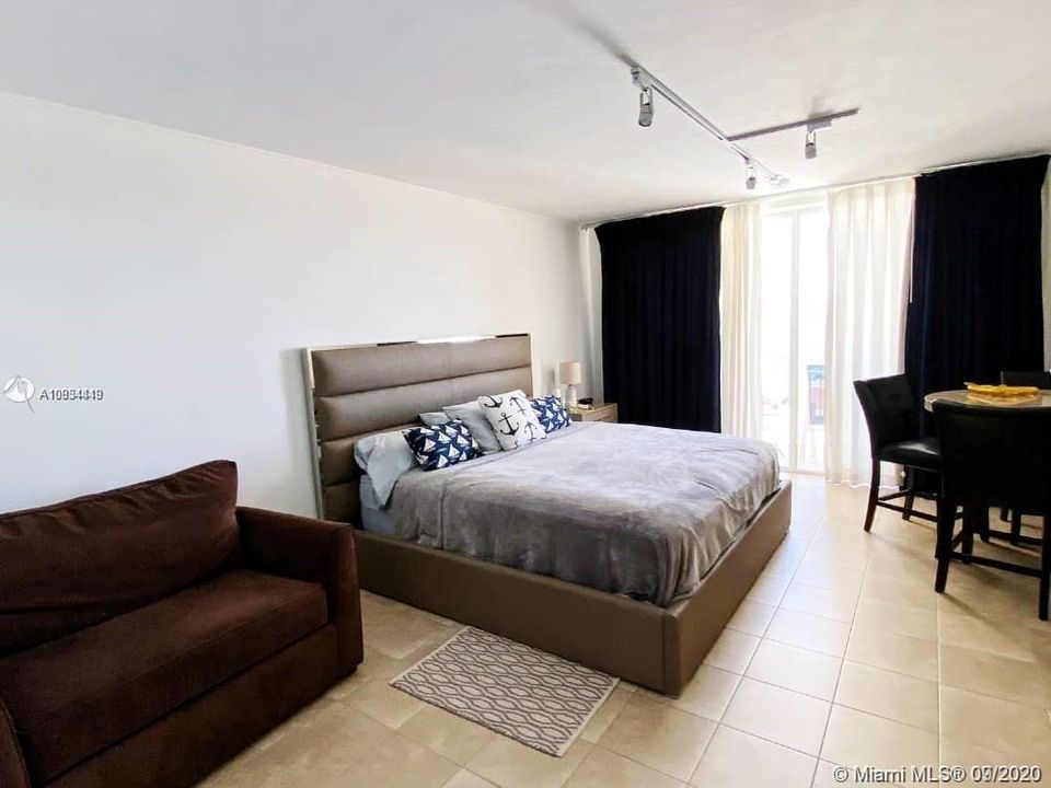 Recently Rented: $1,450 (0 beds, 1 baths, 360 Square Feet)