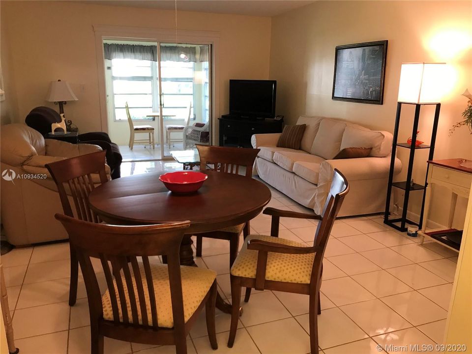 Recently Sold: $59,900 (1 beds, 1 baths, 680 Square Feet)