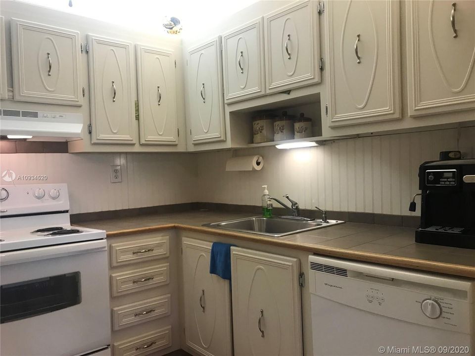 Recently Sold: $59,900 (1 beds, 1 baths, 680 Square Feet)