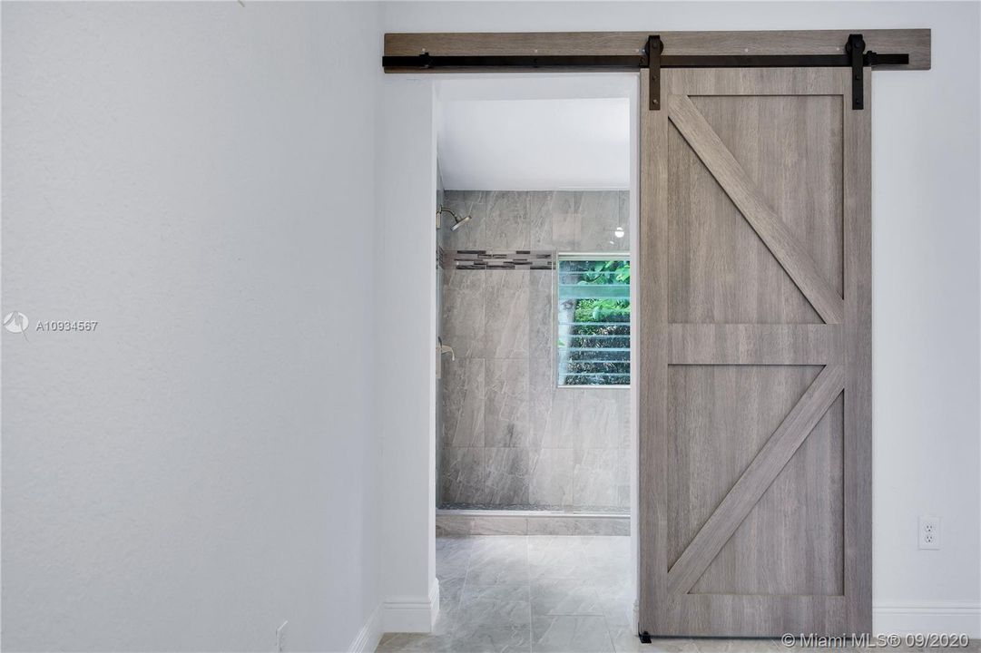 Vendido Recientemente: $359,000 (2 camas, 1 baños, 1250 Pies cuadrados)