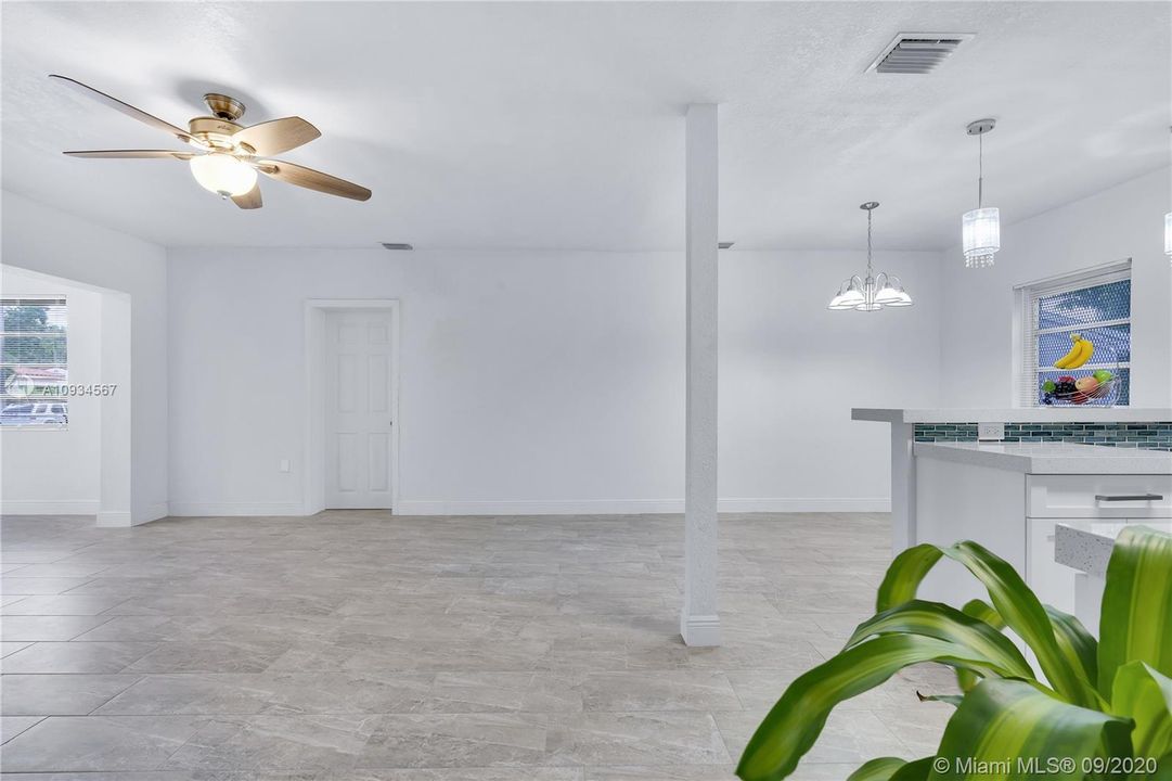 Vendido Recientemente: $359,000 (2 camas, 1 baños, 1250 Pies cuadrados)
