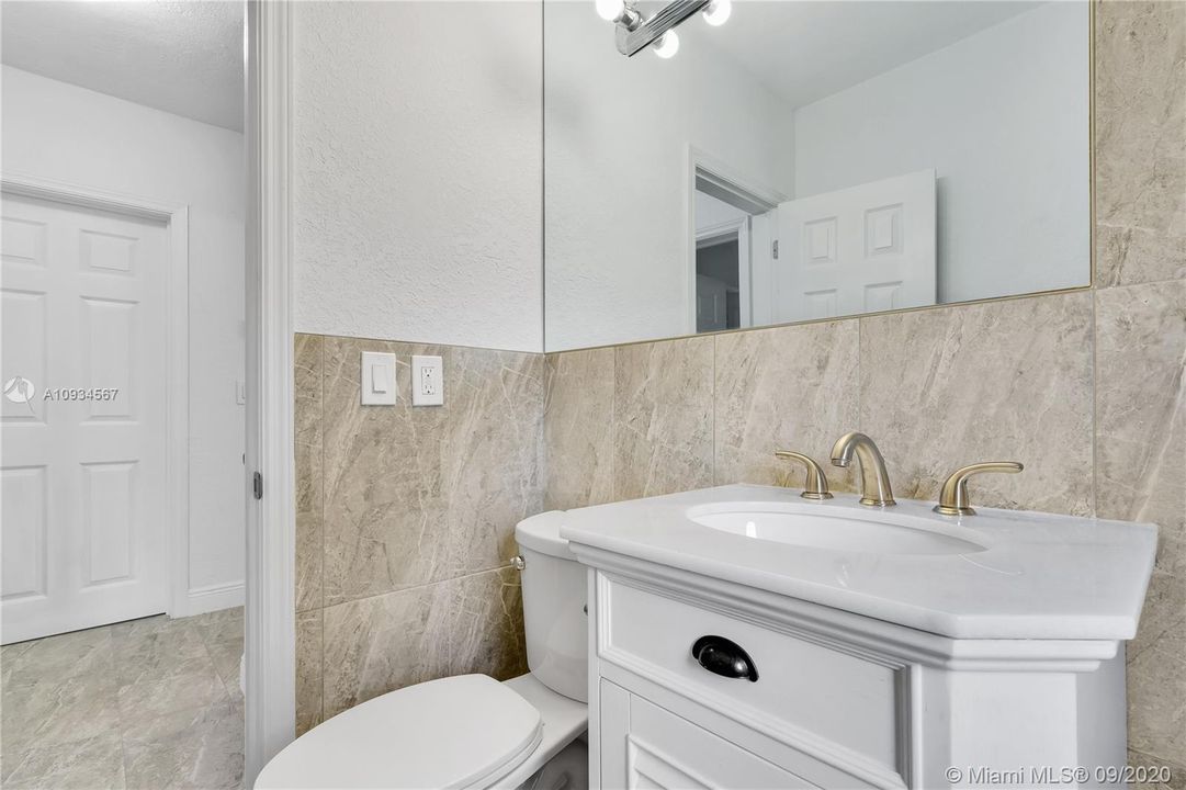Vendido Recientemente: $359,000 (2 camas, 1 baños, 1250 Pies cuadrados)