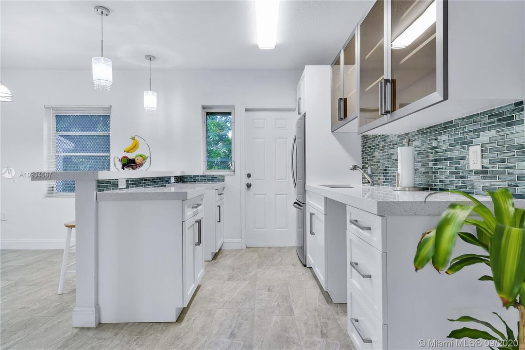 Vendido Recientemente: $359,000 (2 camas, 1 baños, 1250 Pies cuadrados)