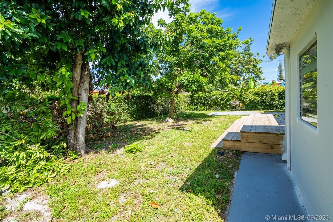 Vendido Recientemente: $359,000 (2 camas, 1 baños, 1250 Pies cuadrados)