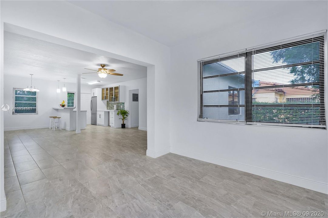 Vendido Recientemente: $359,000 (2 camas, 1 baños, 1250 Pies cuadrados)