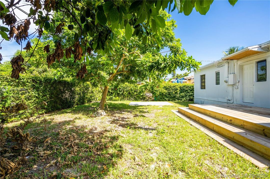 Vendido Recientemente: $359,000 (2 camas, 1 baños, 1250 Pies cuadrados)