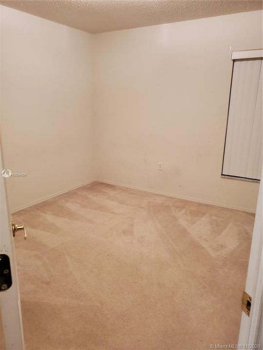 Recently Sold: $229,000 (3 beds, 2 baths, 1722 Square Feet)
