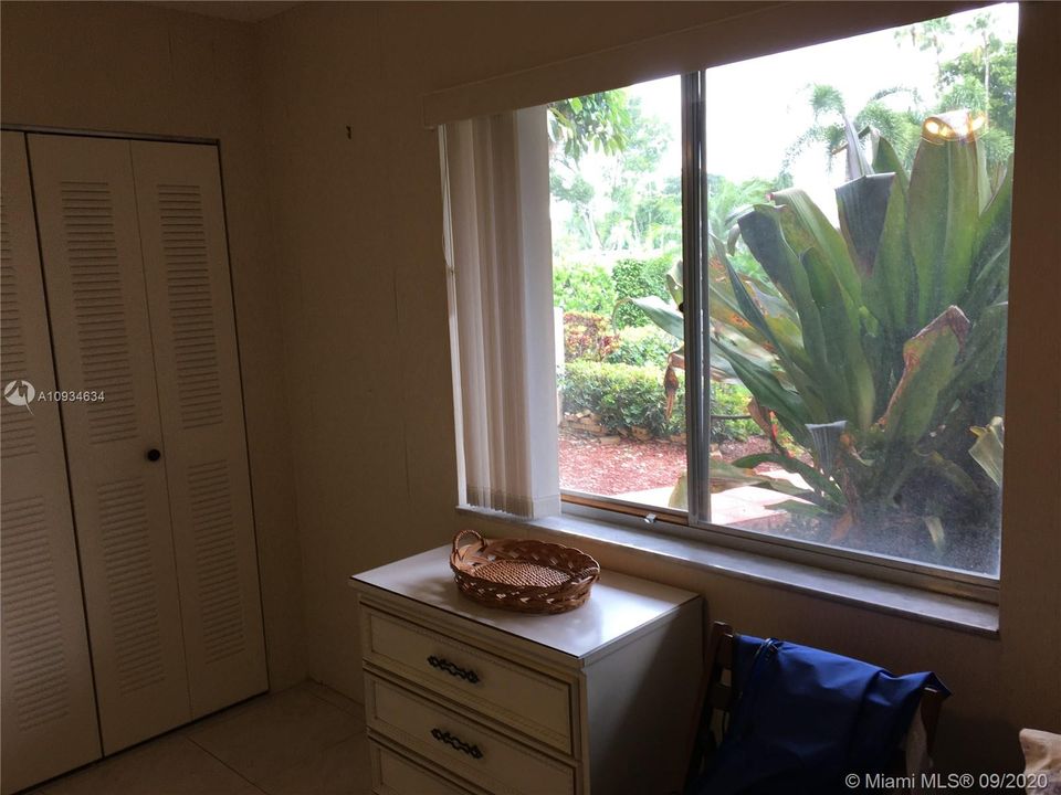 Recently Sold: $125,000 (2 beds, 2 baths, 990 Square Feet)
