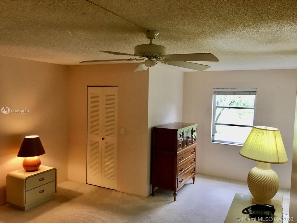 Recently Sold: $125,000 (2 beds, 2 baths, 990 Square Feet)