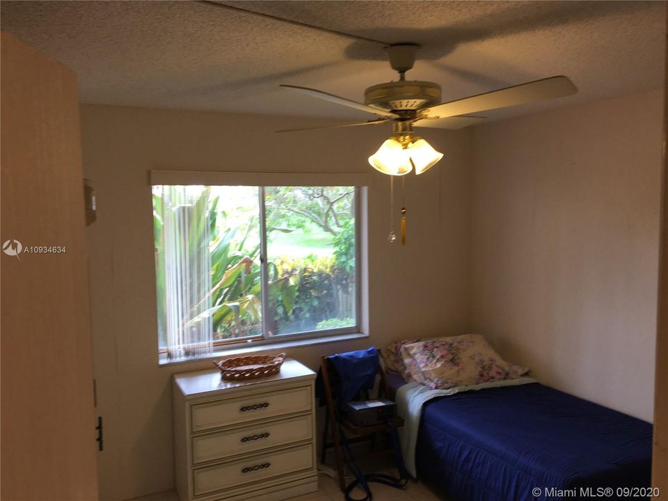 Recently Sold: $125,000 (2 beds, 2 baths, 990 Square Feet)