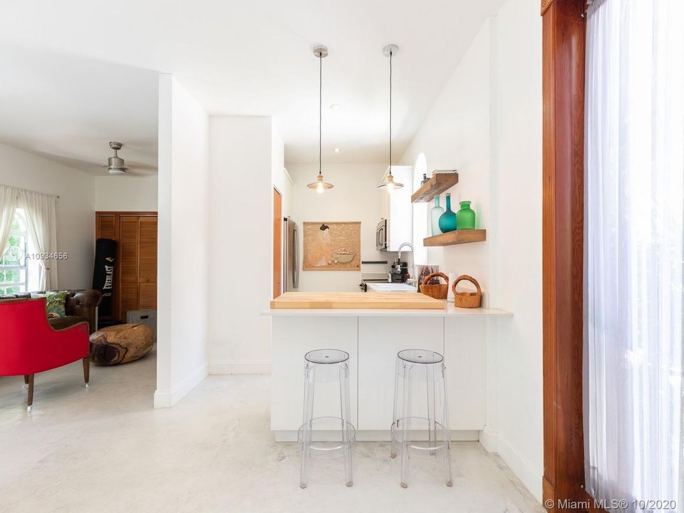 Vendido Recientemente: $1,265,000 (3 camas, 4 baños, 2709 Pies cuadrados)