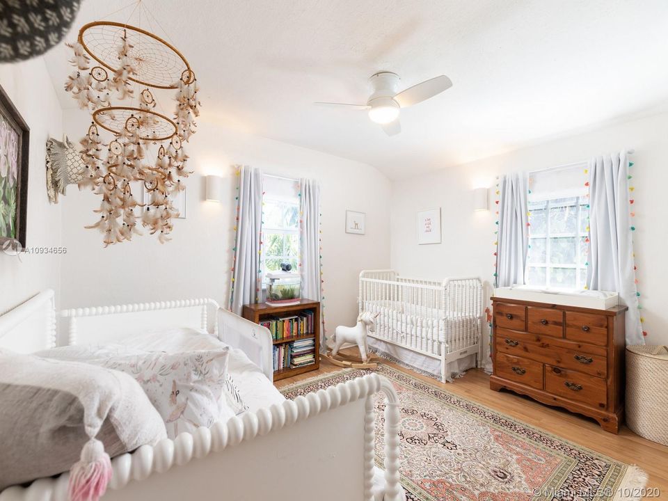 Vendido Recientemente: $1,265,000 (3 camas, 4 baños, 2709 Pies cuadrados)