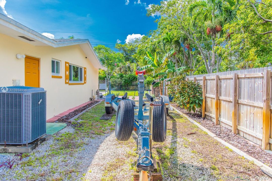 最近售出: $569,000 (4 贝兹, 2 浴室, 2531 平方英尺)