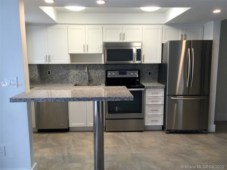 Recently Rented: $1,700 (2 beds, 2 baths, 770 Square Feet)
