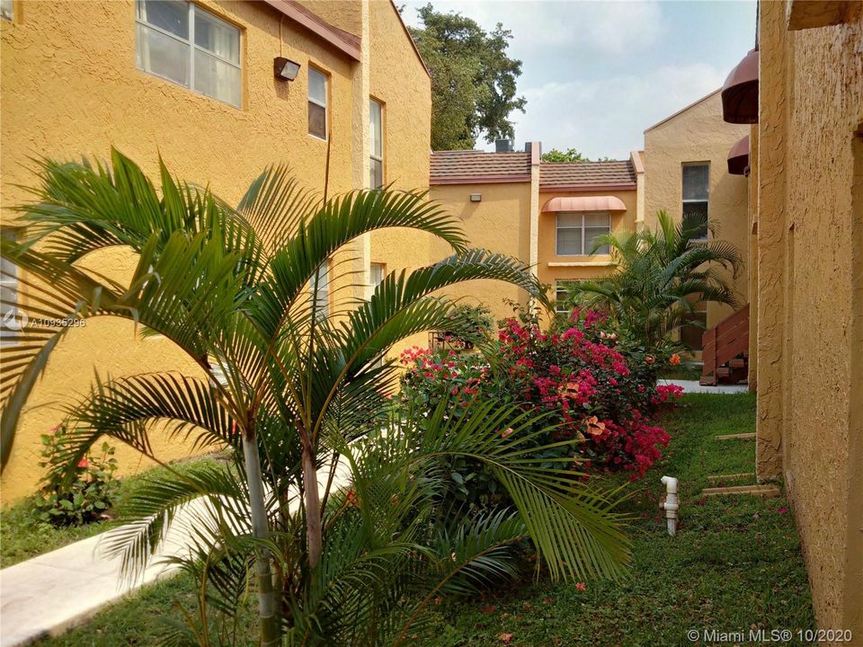 Recently Rented: $1,700 (3 beds, 2 baths, 1167 Square Feet)