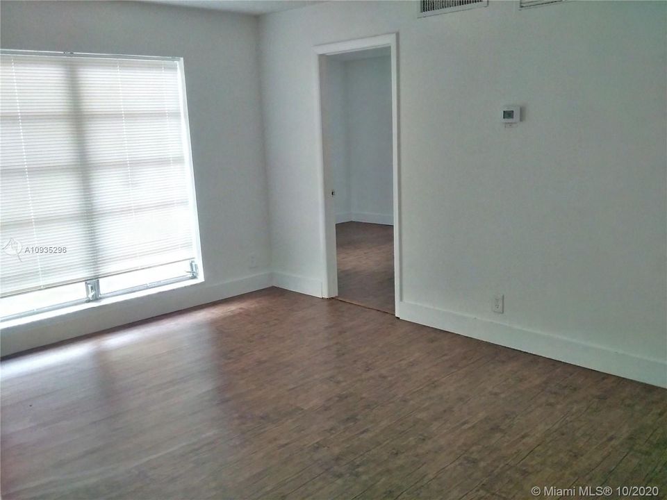 Recently Rented: $1,700 (3 beds, 2 baths, 1167 Square Feet)