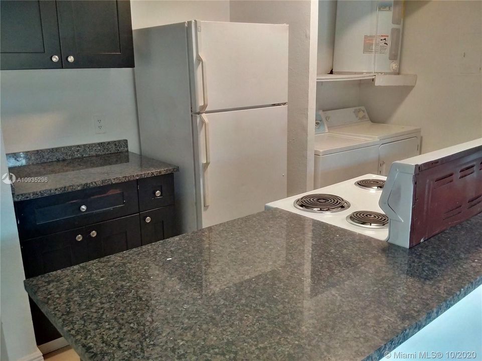 Recently Rented: $1,700 (3 beds, 2 baths, 1167 Square Feet)